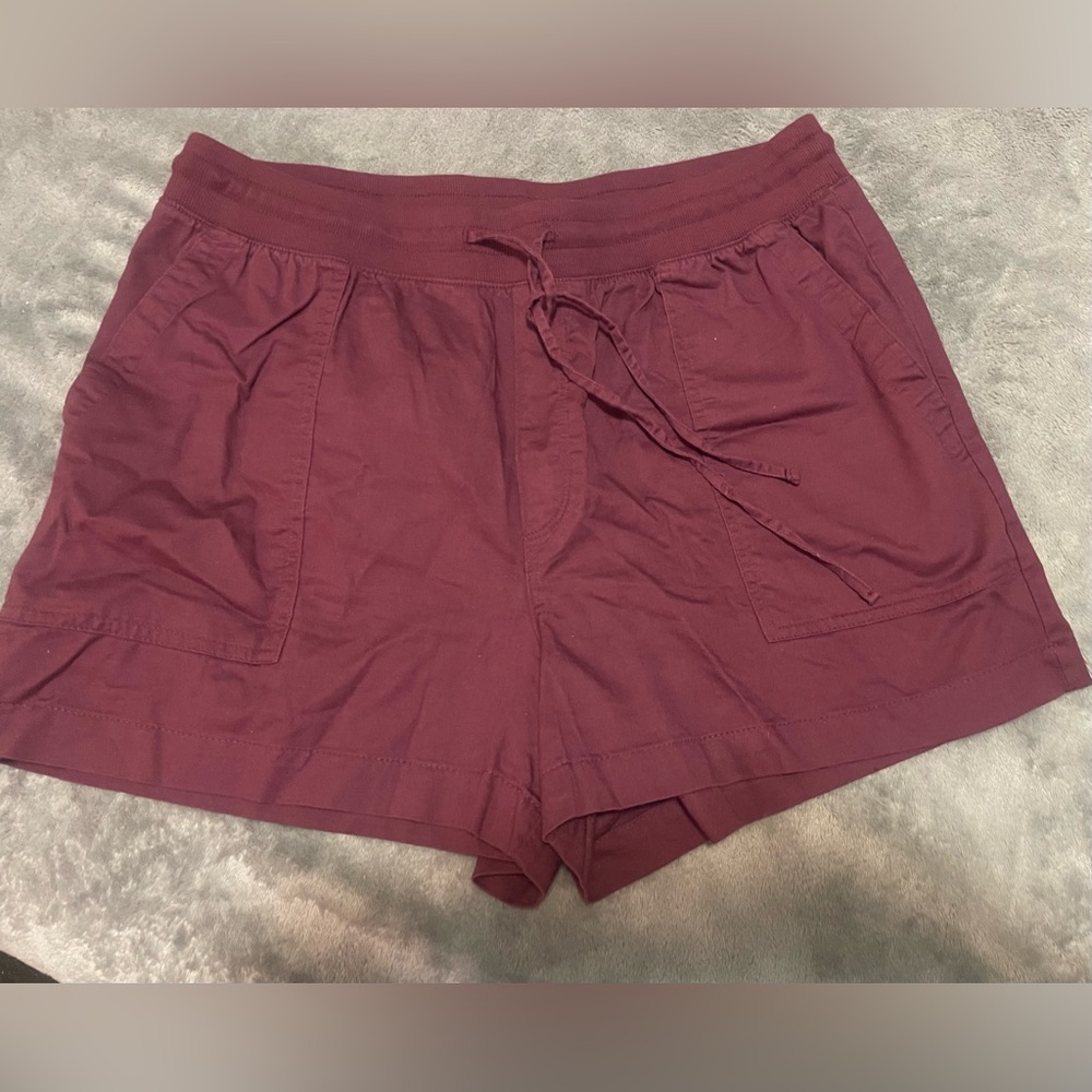 2/$25 🎉 GAP shorts 3” rise with pockets! Size large